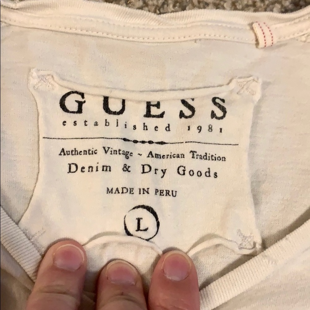Guess Size Large - Picture 2 of 2